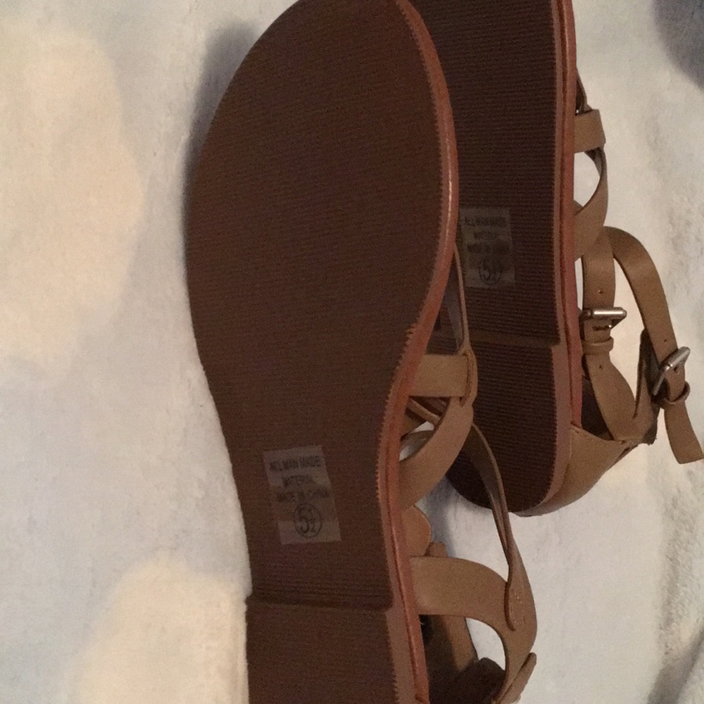 Flats - Picture 2 of 4